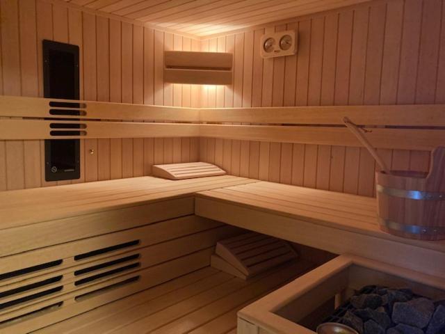 Villa With Heated Swimming Pool, Sauna And Garden Damme Exteriér fotografie
