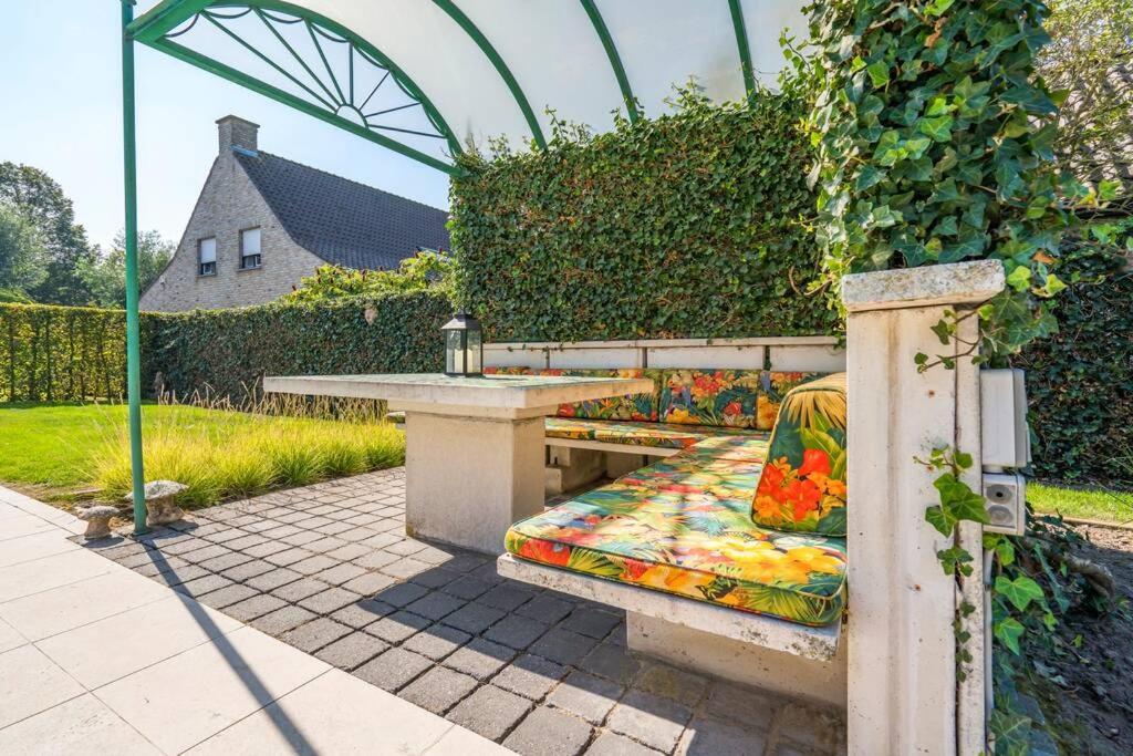 Villa With Heated Swimming Pool, Sauna And Garden Damme Exteriér fotografie