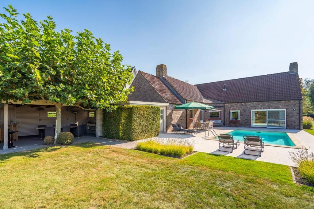 Villa With Heated Swimming Pool, Sauna And Garden Damme Exteriér fotografie