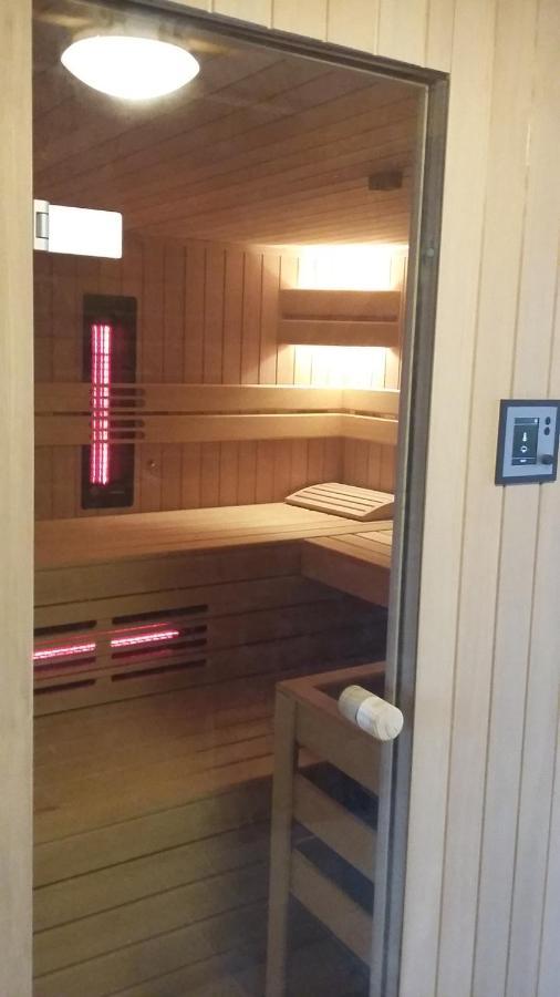Villa With Heated Swimming Pool, Sauna And Garden Damme Exteriér fotografie