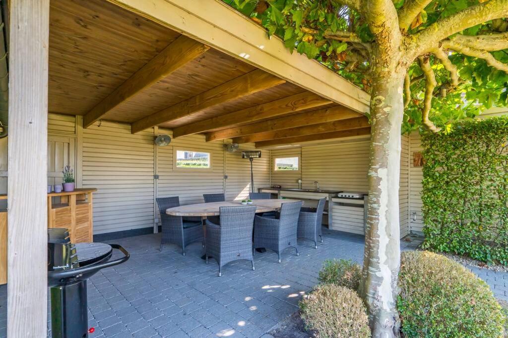 Villa With Heated Swimming Pool, Sauna And Garden Damme Exteriér fotografie